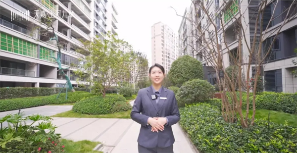 如今，天嘉上河九章迎来了新的发展篇章，16栋双中轴楼和17栋进阶大平层重磅加推，这无疑是为那些追求高品质生活的购房者们带来了绝佳的机会。